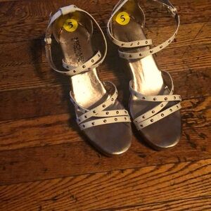 Women Michael Kors white  wedge sandals pre-owned.